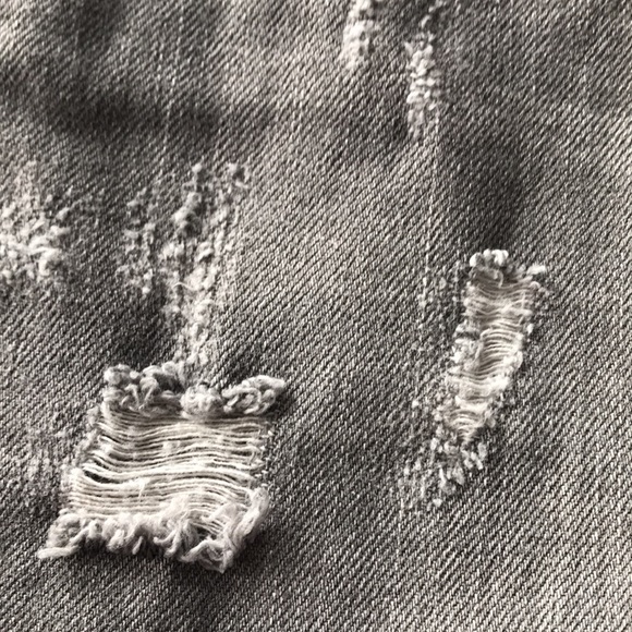 4/$20 Eighty Two Gray Denim Mini Skirt Size 11 Like New - Picture 3 of 11